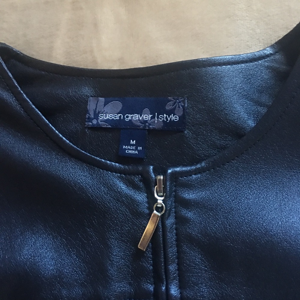 Woman’s Jacket - Picture 2 of 3